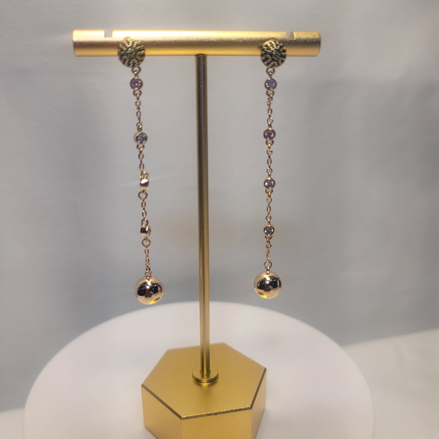 Elegant Pierced Earring.