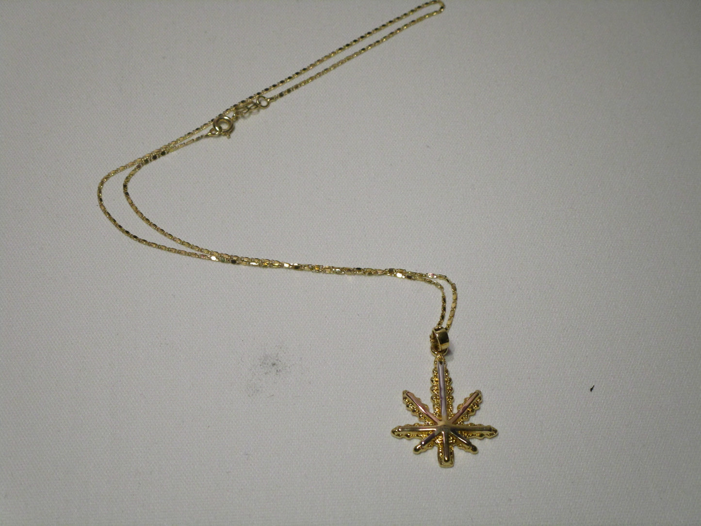 Starburst Gleam jewelry sets.