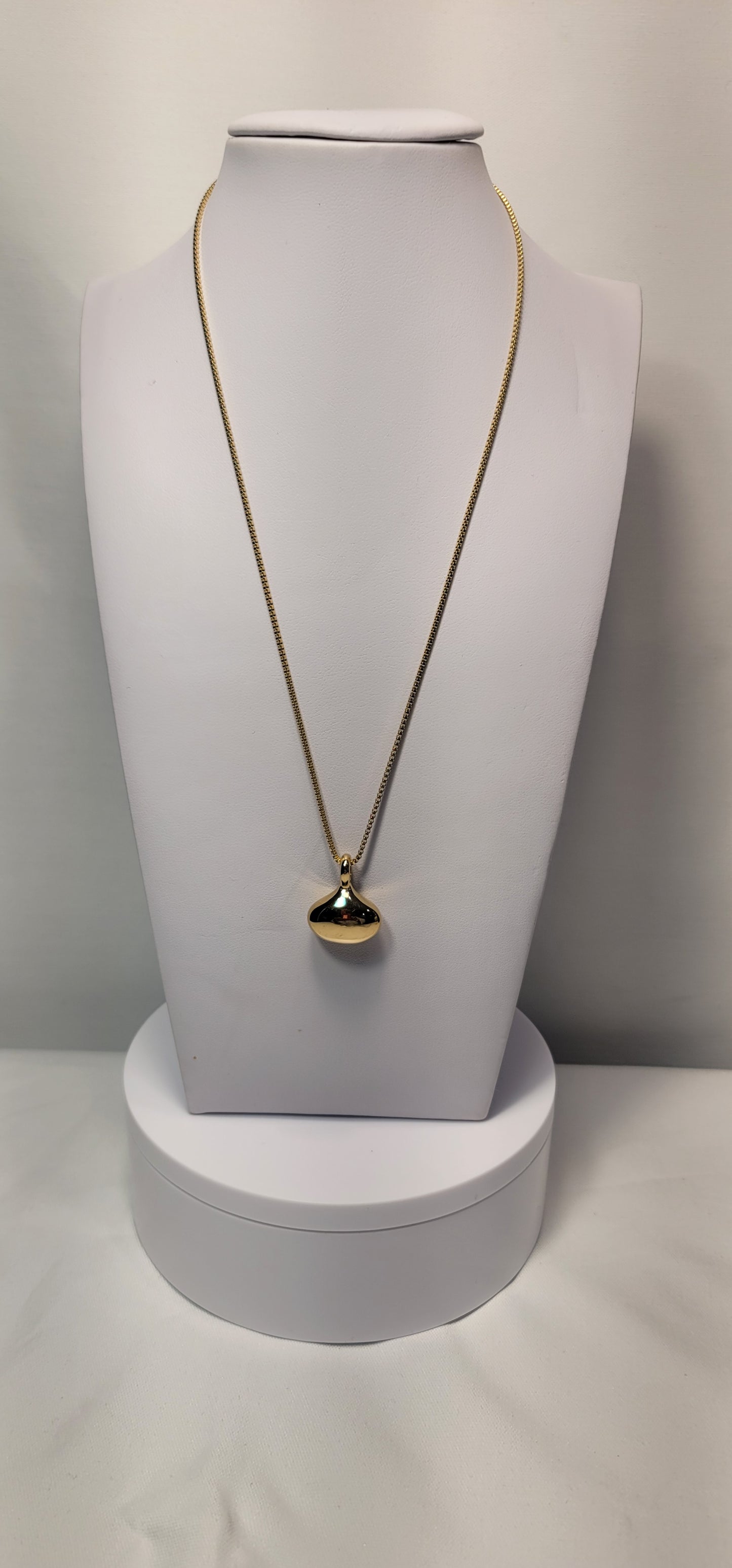 "Heart's Whisper Necklace set
