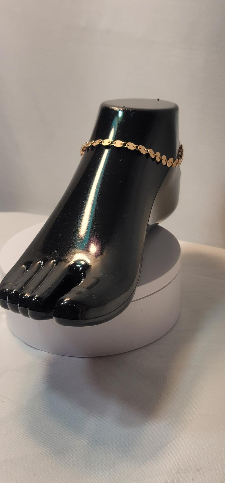 EXCELLENT OVAL SHAPED ANKLET.