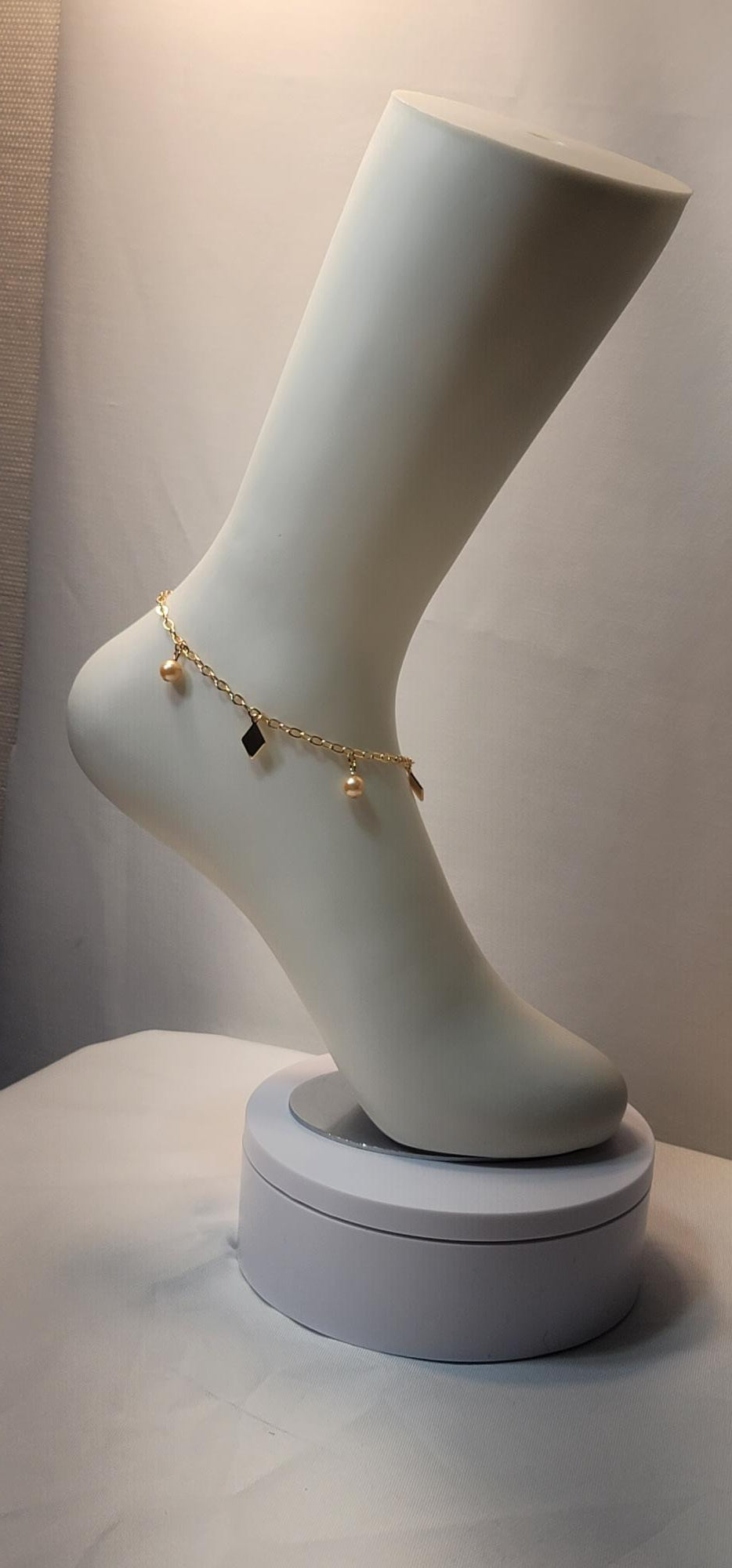 ELEGANT PEARL/RHOMBUS SHAPED ANKLET