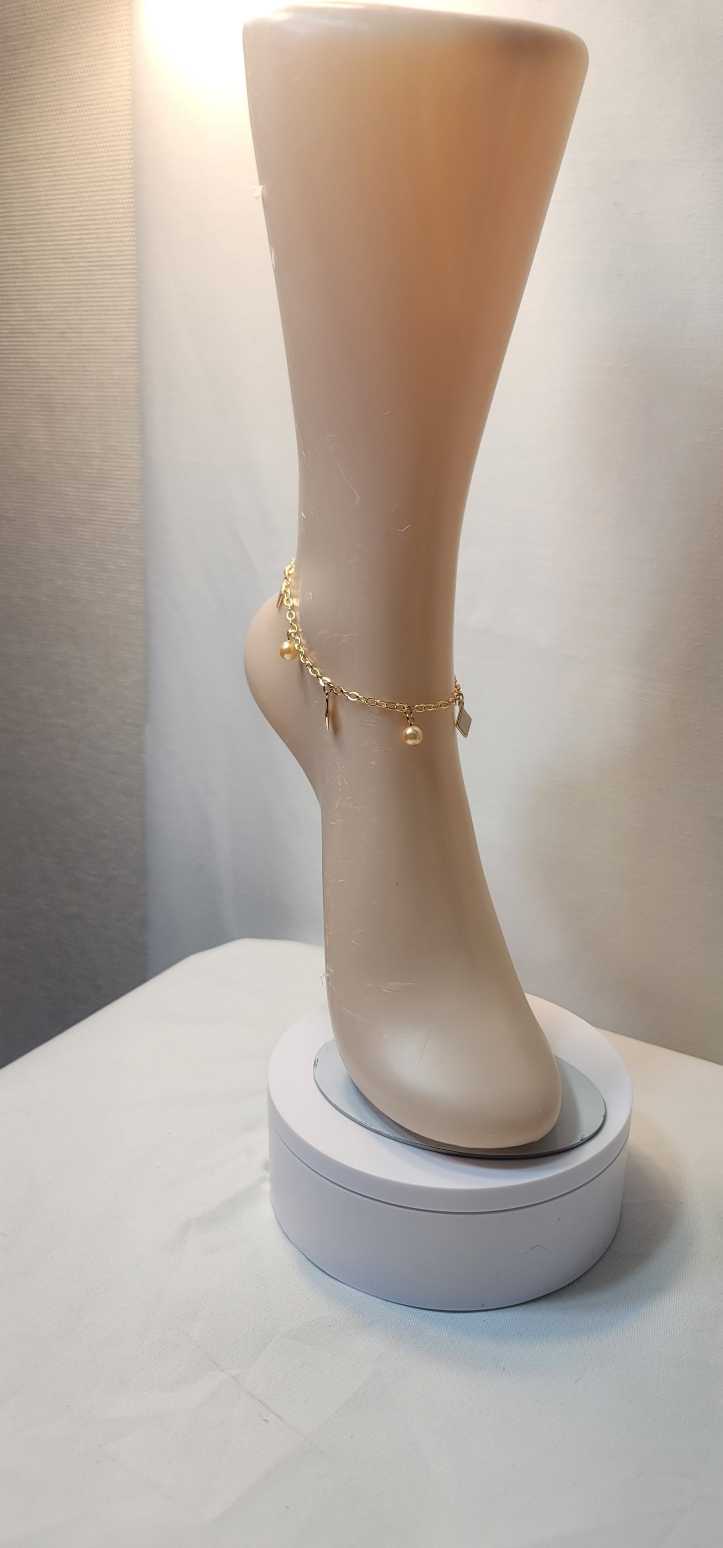 ELEGANT PEARL/RHOMBUS SHAPED ANKLET
