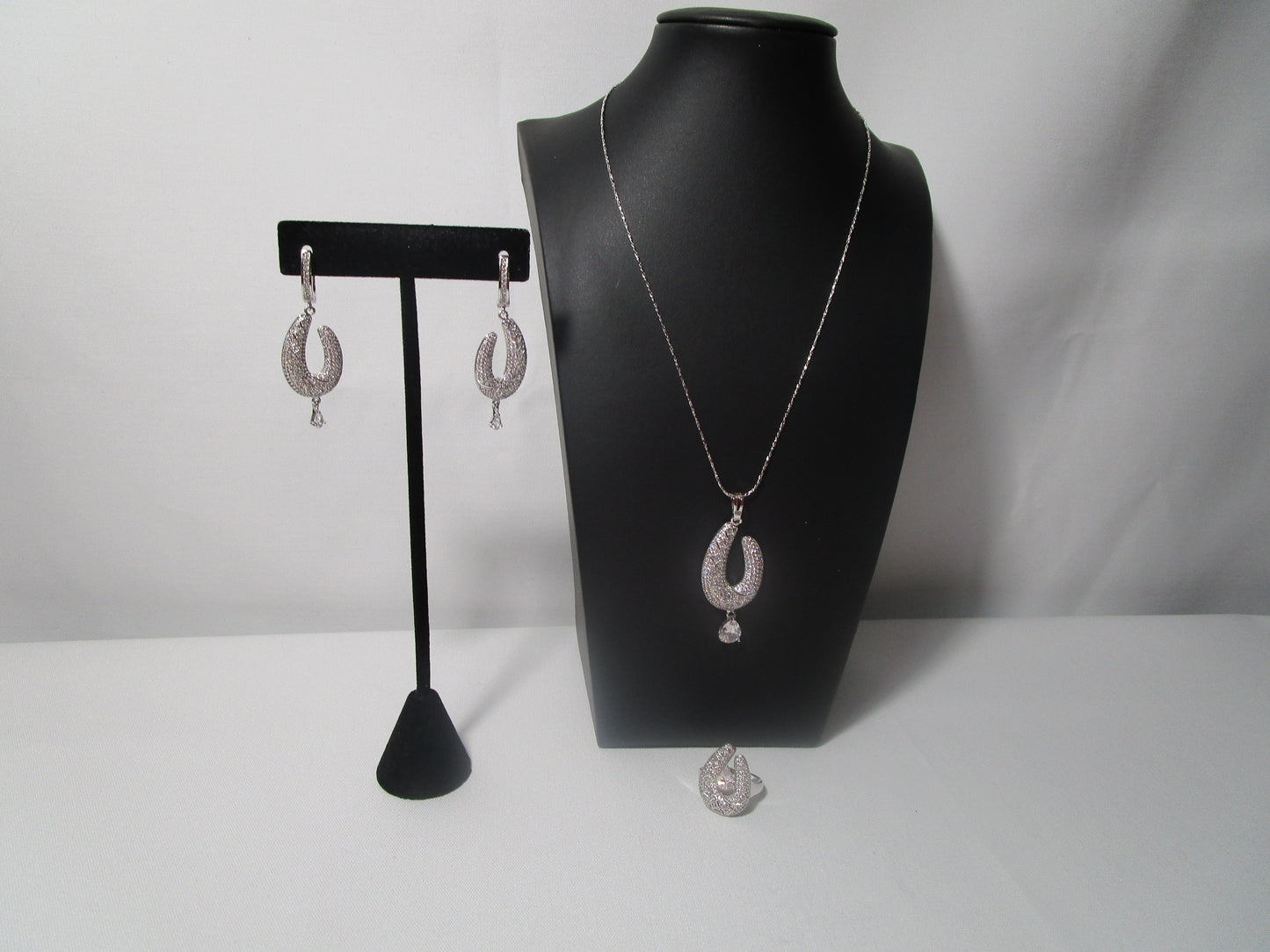Elegant Silver set with Ring